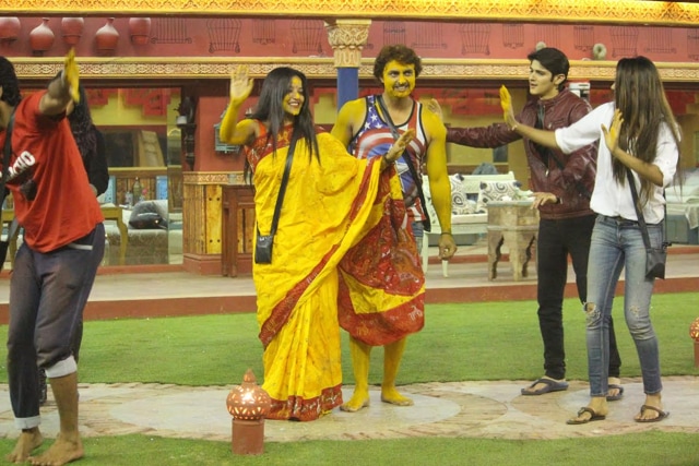 Lopa, Manveer and Rohan join Mona and Vikrant as they celebrate the haldi ceremony. (Colors) Lopa, Manveer and Rohan join Mona and Vikrant as they celebrate the haldi ceremony. (Colors)