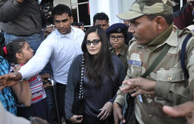 Actor Salman Khan’s sister Alvira arrived at Jodhpur airport on Tuesday. (HT Photo) Actor Salman Khan’s sister Alvira arrived at Jodhpur airport on Tuesday. (HT Photo)