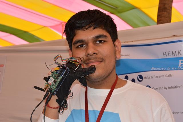 Behold, a battery-run glove with an inbuilt speaker and microphone uses gestures to make phone calls.