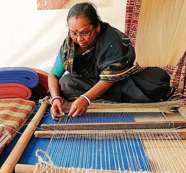 Reweaving economy: Fairs bring to life Bengal’s folk art forms, empower ...