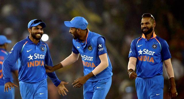 India Vs England 2nd Odi Yuvraj Singh Ms Dhoni Help Take Unbeatable 2 0 Lead Hindustan Times