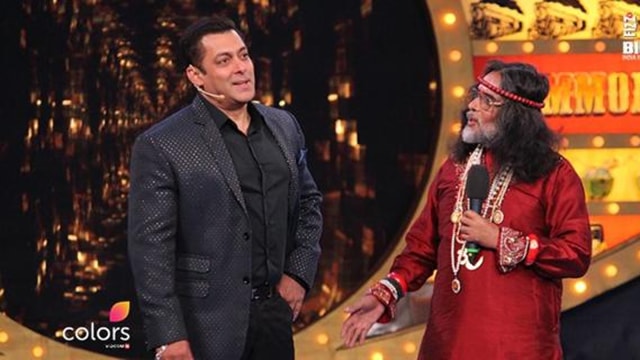 Salman Khan shares the stage with om Swami during the show’s opening (Photo: Colors) Salman Khan shares the stage with om Swami during the show’s opening (Photo: Colors)