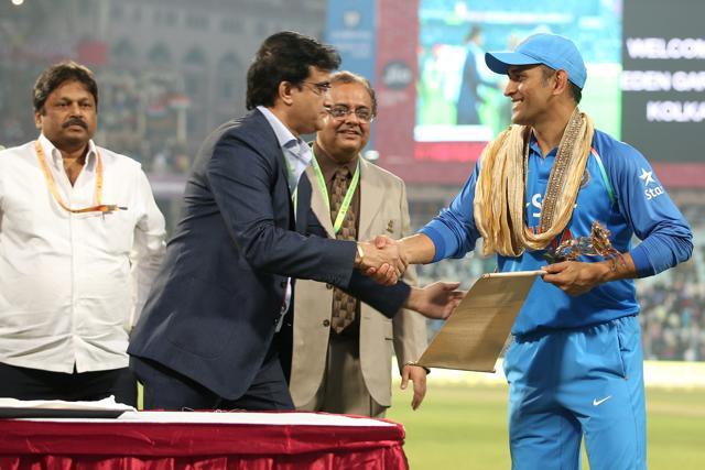 MS Dhoni was felicitated by Sourav Ganguly in the Kolkata ODI against England. (BCCI)