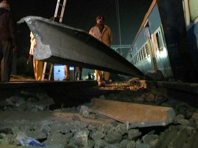 A portion of broken railway track is seen after coaches of a Hirakhand express train from Jagdalpur to Bhubaneswar derailed near Kuneri station, in the state of Andhra Pradesh, outside the town of Rayagada, India, in this still image from video on January 22, 2017. (REUTERS)