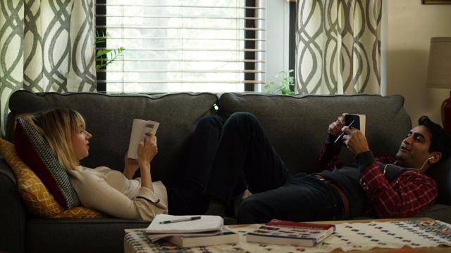 Zoe Kazan (L) and Kumail Nanjiana star in The Big Sick.
