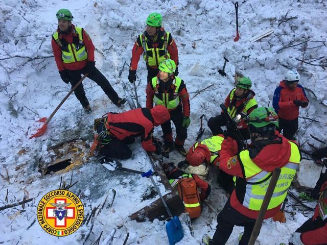 Rescue teams work at the avalanche-hit Hotel Rigopiano, near the village of Farindola, on the eastern lower slopes of the Gran Sasso mountain. (AFP Photo) Rescue teams work at the avalanche-hit Hotel Rigopiano, near the village of Farindola, on the eastern lower slopes of the Gran Sasso mountain. (AFP Photo)