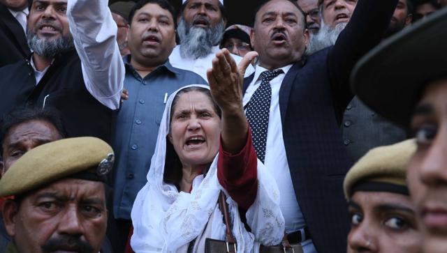 Members of the Muslim community protest the presence of Bangladeshi writer Tasleema Nasreen at the Jaipur Literature Festival on Monday. (Himanshu Vyas/HT Photo)