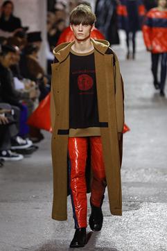 A model presents a creation by Dries Van Noten during men’s Fashion Week for the Fall/Winter 2017/2018 collection. (AFP) A model presents a creation by Dries Van Noten during men’s Fashion Week for the Fall/Winter 2017/2018 collection. (AFP)