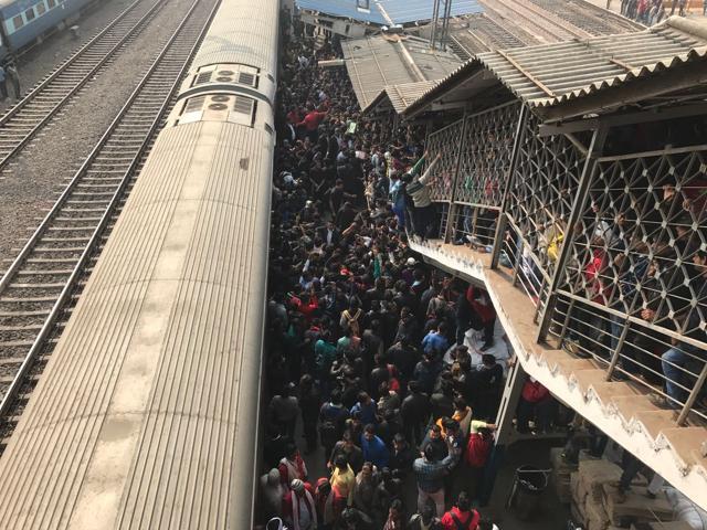 Shah Rukh Khan fans wait for his arrival at Nizamuddin railway station in New Delhi. (Ravi Choudhary/ Hindustan Times) Shah Rukh Khan fans wait for his arrival at Nizamuddin railway station in New Delhi. (Ravi Choudhary/ Hindustan Times)