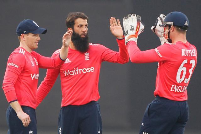 Moeen Ali got the wickets of Virat Kohli and Manish Pandey to finish with 2/21. (BCCI)