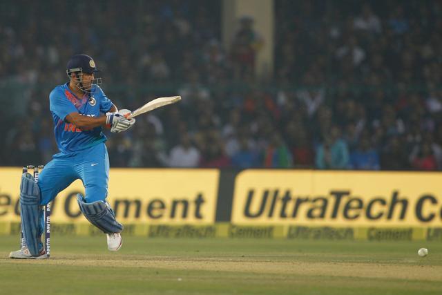 MS Dhoni held firm with a 27-ball 36 as India notched up 147/7 versus England in Green Park, Kanpur. (BCCI)