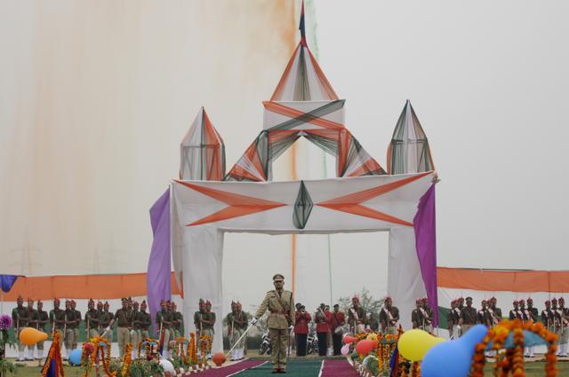 Uttar Pradesh Armed Police personnel take part in Republic Day parade at Police lines Surajpur in Greater Noida on Thursday. (Burhaan Kinu/HT PHOTO) Uttar Pradesh Armed Police personnel take part in Republic Day parade at Police lines Surajpur in Greater Noida on Thursday. (Burhaan Kinu/HT PHOTO)