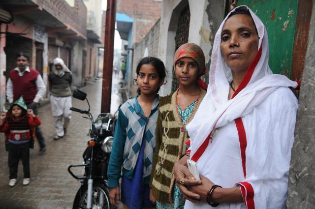 Shakila (right) is pitted against 12 other candidates including those of the BJP, Congress and Bahujan Samaj Party. She is also the only woman in the fray in three constituencies – Noida, Dadri and Jewar – in Gautam Budh Nagar district. (Burhaan Kinu/HT PHOTO) Shakila (right) is pitted against 12 other candidates including those of the BJP, Congress and Bahujan Samaj Party. She is also the only woman in the fray in three constituencies – Noida, Dadri and Jewar – in Gautam Budh Nagar district. (Burhaan Kinu/HT PHOTO)