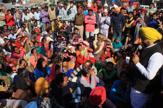 AAP MP Bhagwant Mann addresses teachers agitating for their demands in Bathinda. (PTI File) AAP MP Bhagwant Mann addresses teachers agitating for their demands in Bathinda. (PTI File)