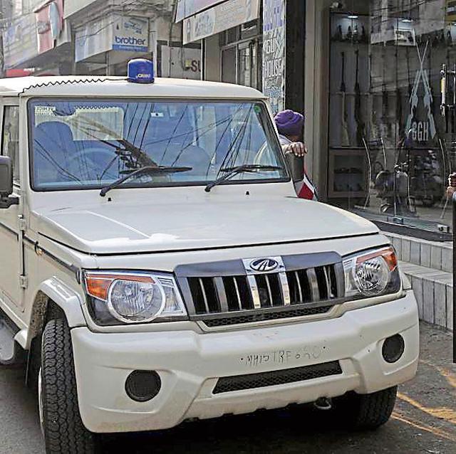 Assistant commissioner Suba Singh’s vehicle without a number plate, in Patiala on Monday. (Bharat Bhushan /HT) Assistant commissioner Suba Singh’s vehicle without a number plate, in Patiala on Monday. (Bharat Bhushan /HT)