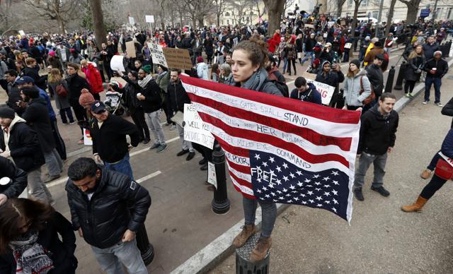 Crowd protests in Lafayette Park near the White House. (AP photo) Crowd protests in Lafayette Park near the White House. (AP photo)