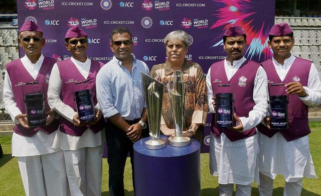 Mumbai Dabbawalas along with former Indian cricketers Sameer Dighe and Diana Edulji during a promotional event ahead of the ICC WT20 in Mumbai in 2016. (PTI) Mumbai Dabbawalas along with former Indian cricketers Sameer Dighe and Diana Edulji during a promotional event ahead of the ICC WT20 in Mumbai in 2016. (PTI)