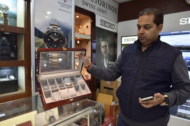 Hitchin High Street house burglary: Have you seen these stolen watches and  cameras | Local News | News | Hitchin Nub News | by Layth Yousif