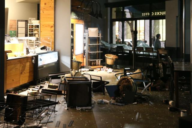 The inside of a Starbucks is seen after violent protests in Berkeley, California. (AFP Photo) The inside of a Starbucks is seen after violent protests in Berkeley, California. (AFP Photo)