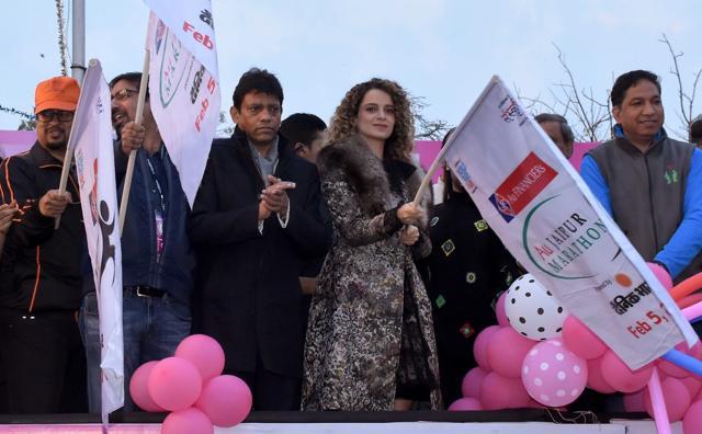 Actress Kangana Ranaut flags off Jaipur marathon. (IANS Photo)