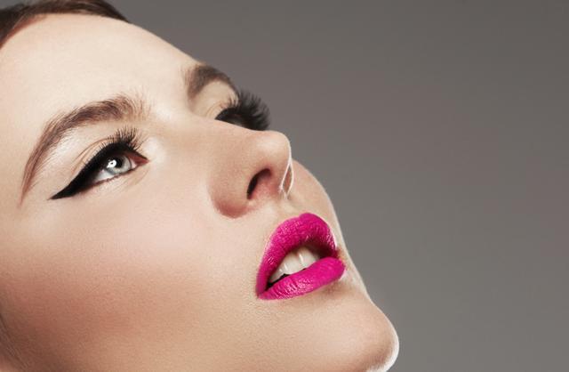 Wearing a classic eye liner with mascara is equivalent to what good lingerie looks on a girl! (Shutterstock) Wearing a classic eye liner with mascara is equivalent to what good lingerie looks on a girl! (Shutterstock)