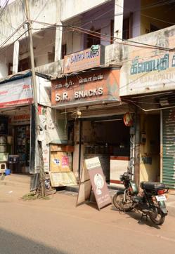 On the Bheemanna Garden street of Alwarpet, the shop SR Snacks, 500 metres from which was Sasikala’s house from where she used to run a video rental store. On the Bheemanna Garden street of Alwarpet, the shop SR Snacks, 500 metres from which was Sasikala’s house from where she used to run a video rental store.