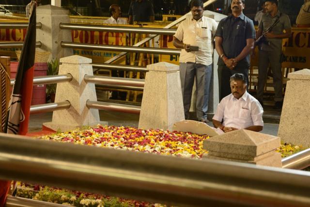 O Panneerselvam mediates at J Jayalalithaa’s memorial on Marina Beach in Chennai. (V Srinivasulu /HT Photo) O Panneerselvam mediates at J Jayalalithaa’s memorial on Marina Beach in Chennai. (V Srinivasulu /HT Photo)