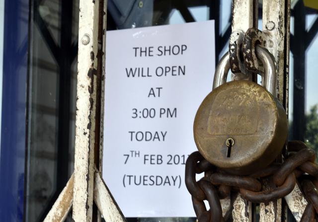 Shops in Connaught Place were shut from 11am to 3pm on Tuesday. (Mohd Zakir/HT PHOTO)