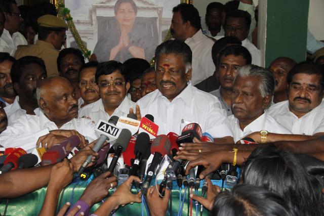 O Panneerselvam meet media his residence on Wednesday, Feb 8, 2017. (HT Photo ) O Panneerselvam meet media his residence on Wednesday, Feb 8, 2017. (HT Photo )