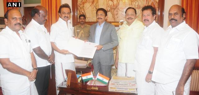 MK Stalin meets governor Ch Vidyasagar Rao along with other DMK leaders, demanding a free and fair floor test. (ANI on Twitter) MK Stalin meets governor Ch Vidyasagar Rao along with other DMK leaders, demanding a free and fair floor test. (ANI on Twitter)