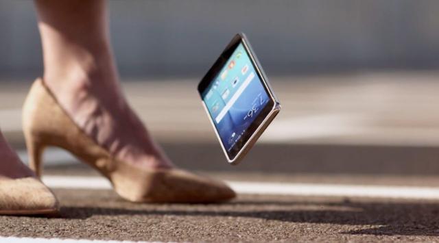 Gorilla Glass phones can survive most falls Gorilla Glass phones can survive most falls