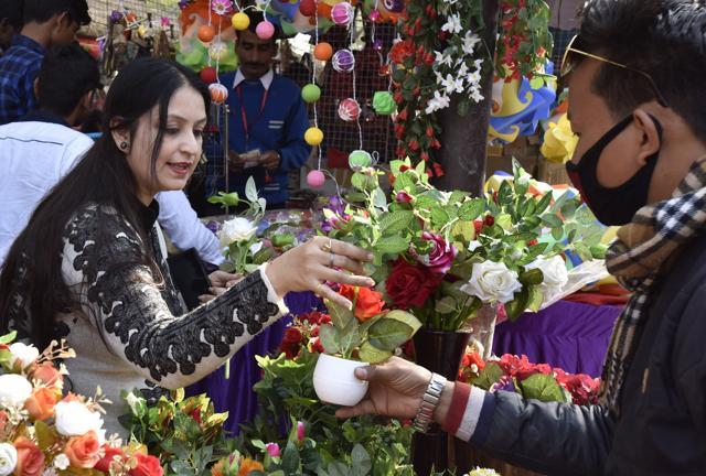 The international presence at the mela increased with 10 more stalls of foreign countries going up this year. (Sanjeev Verma/HT PHOTO) The international presence at the mela increased with 10 more stalls of foreign countries going up this year. (Sanjeev Verma/HT PHOTO)