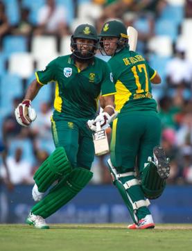 AB de Villiers and Hashim Amla scramble a run during the fifth and last One Day International between South Africa and Sri Lanka at Supersport Park on Friday in Centurion. (AFP) AB de Villiers and Hashim Amla scramble a run during the fifth and last One Day International between South Africa and Sri Lanka at Supersport Park on Friday in Centurion. (AFP)