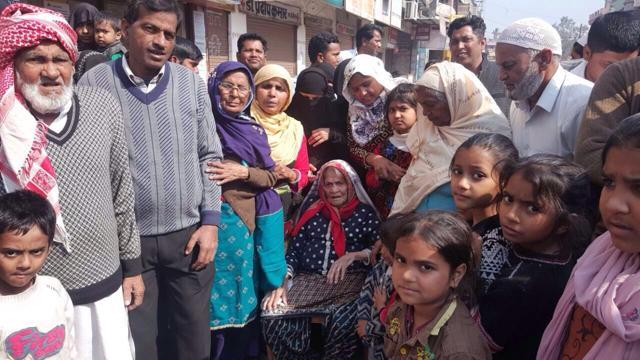 108-year-old Saeedan castes her vote with more than 100 members of five generations of her family at Ramnagar polling booth of Hapur stand area in Meerut. (Chahat Ram/HT Photo) 108-year-old Saeedan castes her vote with more than 100 members of five generations of her family at Ramnagar polling booth of Hapur stand area in Meerut. (Chahat Ram/HT Photo)