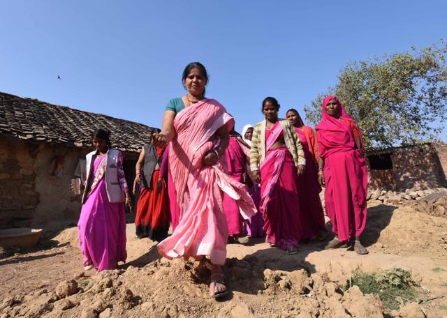 Sampat Pal, the founder of Gulabi Gang and a Congress candidate, campaigns for the Uttar Pradesh assembly polls in Manikpur. (Arun Sharma/HT PHOTO) Sampat Pal, the founder of Gulabi Gang and a Congress candidate, campaigns for the Uttar Pradesh assembly polls in Manikpur. (Arun Sharma/HT PHOTO)