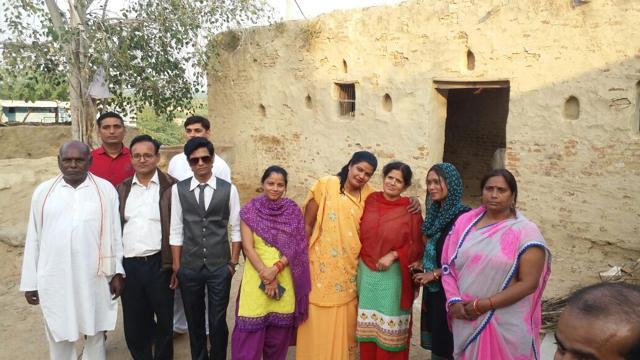 Seema Parihar (in orange saree) with the cast of the Ballot, a movie encouraging people to vote. (HT Photo) Seema Parihar (in orange saree) with the cast of the Ballot, a movie encouraging people to vote. (HT Photo)