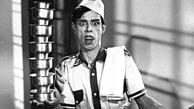 Nagesh doing is famous ‘dumara tumblers’ act.