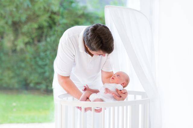 The depression in fathers was associated with perceived stress in pregnancy, no longer being in a relationship with the mother, poor health, being unemployed and having a history of depression. (Shutterstock)