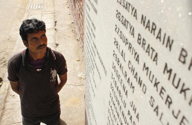 Ram Kishore lost his brother Ram Jeevan in the blast at Sarojini Nagar . (Hindustan Times) Ram Kishore lost his brother Ram Jeevan in the blast at Sarojini Nagar . (Hindustan Times)