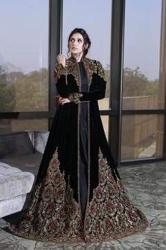 Mannara Chopra wore a Rohit Bal lehenga. Paasa: Hazoorilal Legacy, Rings: Entice Jewellery. (Waseem Gashroo/HTPhoto)