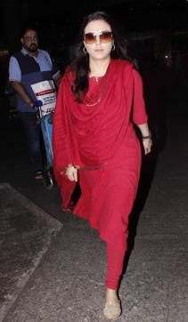 Preity Zinta aces the red-on-red look with ease. (Yogen Shah) Preity Zinta aces the red-on-red look with ease. (Yogen Shah)