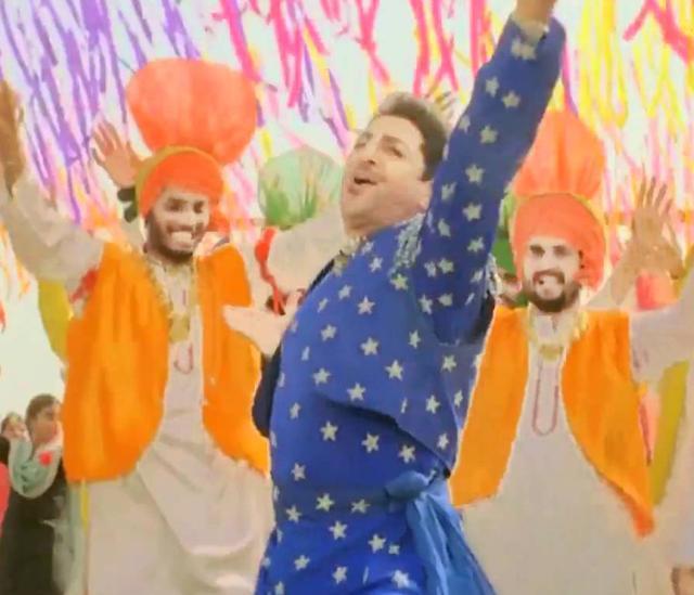 Gurdas Maan, Udit Narayan and Lata Mangeshkar sang the song ‘Aisa des hai mera’ from the movie Veer-Zaara (2004). (HT Photo) Gurdas Maan, Udit Narayan and Lata Mangeshkar sang the song ‘Aisa des hai mera’ from the movie Veer-Zaara (2004). (HT Photo)