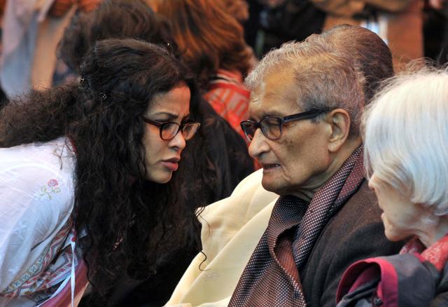 Nandana Sen with her father Nobel Laureate Amartya Sen at the Jaipur Literature Festival on January 17, 2013. (Himanshu Vyas/Hindustan Times) Nandana Sen with her father Nobel Laureate Amartya Sen at the Jaipur Literature Festival on January 17, 2013. (Himanshu Vyas/Hindustan Times)