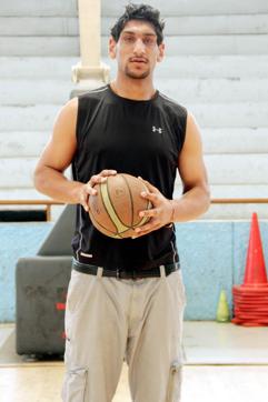 Basketball player Satnam Singh Bhamara at Guru Nanak stadiam in Ludhiana. (JS Grewal/HT Photo)