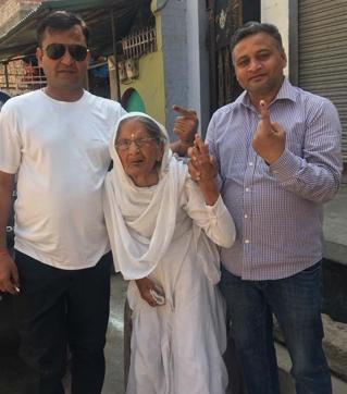 The oldest resident of Etawah casts her vote. (HT Photo) The oldest resident of Etawah casts her vote. (HT Photo)