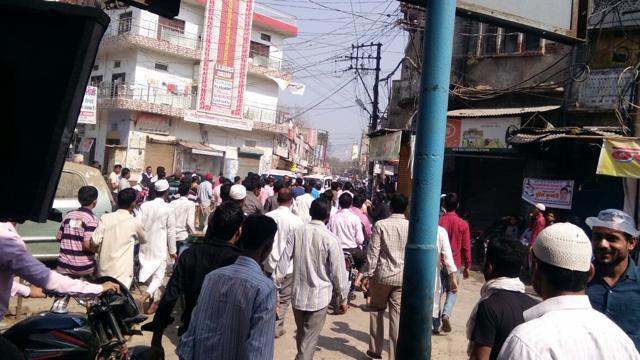 People come out to streets in Rail Bazar area. (HT Photo) People come out to streets in Rail Bazar area. (HT Photo)