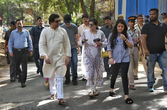 MNS chief Raj Thackeray arrives with his family to vote at the Balmohan Vidyamandir inDadar. (Pratik Chorge/HT) MNS chief Raj Thackeray arrives with his family to vote at the Balmohan Vidyamandir inDadar. (Pratik Chorge/HT)
