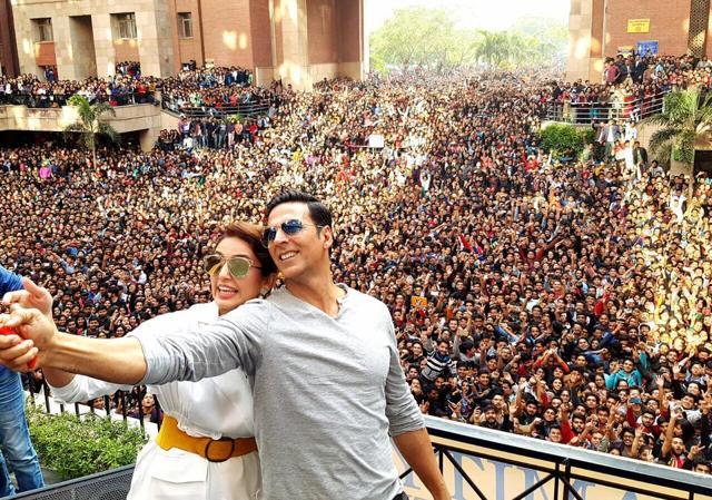 Akshay Kumar and Huma Qureshi during a promotional event of their film Jolly LLB 2. Akshay Kumar and Huma Qureshi during a promotional event of their film Jolly LLB 2.