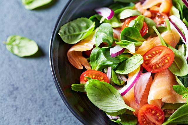 A Mediterranean diet rich in fruits, vegetables, whole grains and healthy fats could reduce the chances of an overweight person experiencing regular pain. (Shutterstock) A Mediterranean diet rich in fruits, vegetables, whole grains and healthy fats could reduce the chances of an overweight person experiencing regular pain. (Shutterstock)