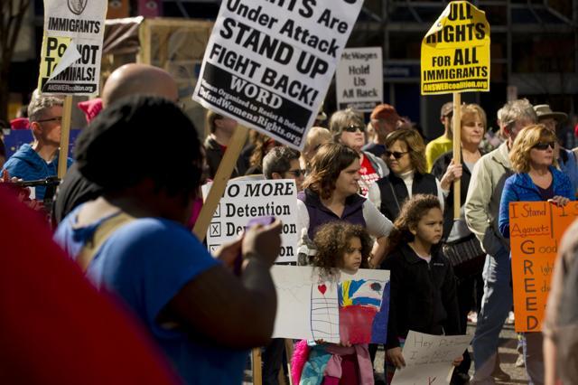 Anti-Trump protesters demonstrate in Pittsburgh, Pennsylvania. (AFP Photo) Anti-Trump protesters demonstrate in Pittsburgh, Pennsylvania. (AFP Photo)